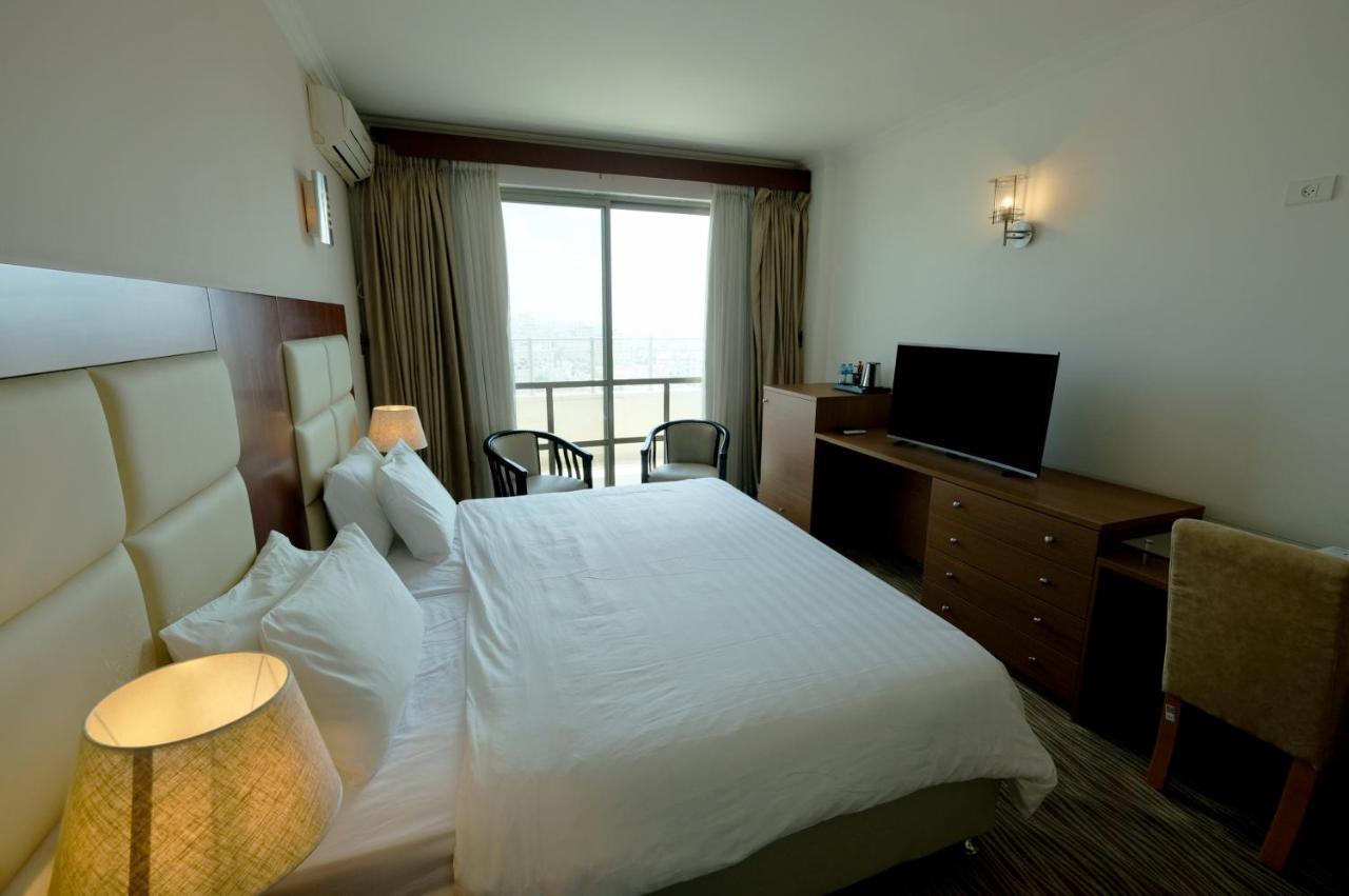 Red Crescent Guesthouse รามัลเลาะห์ ภายนอก รูปภาพ