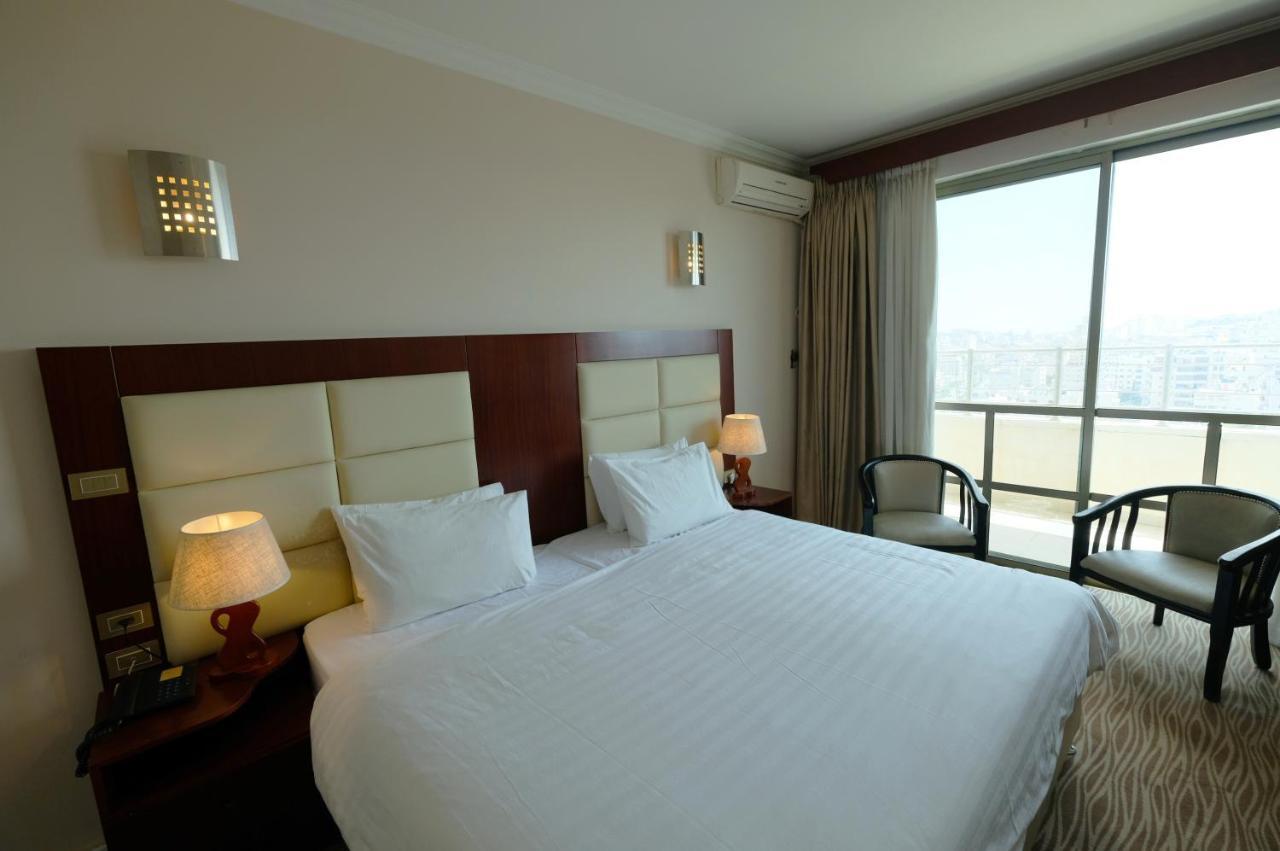 Red Crescent Guesthouse รามัลเลาะห์ ภายนอก รูปภาพ