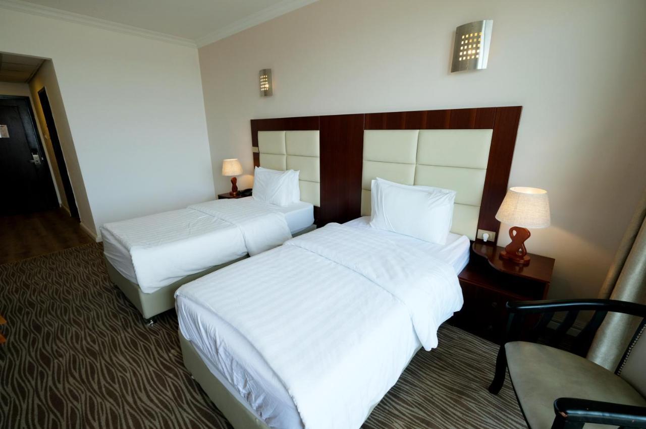 Red Crescent Guesthouse รามัลเลาะห์ ภายนอก รูปภาพ