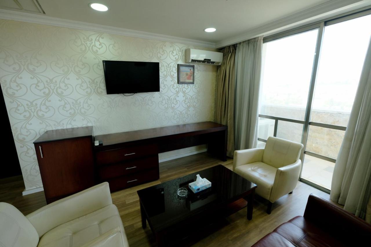 Red Crescent Guesthouse รามัลเลาะห์ ภายนอก รูปภาพ