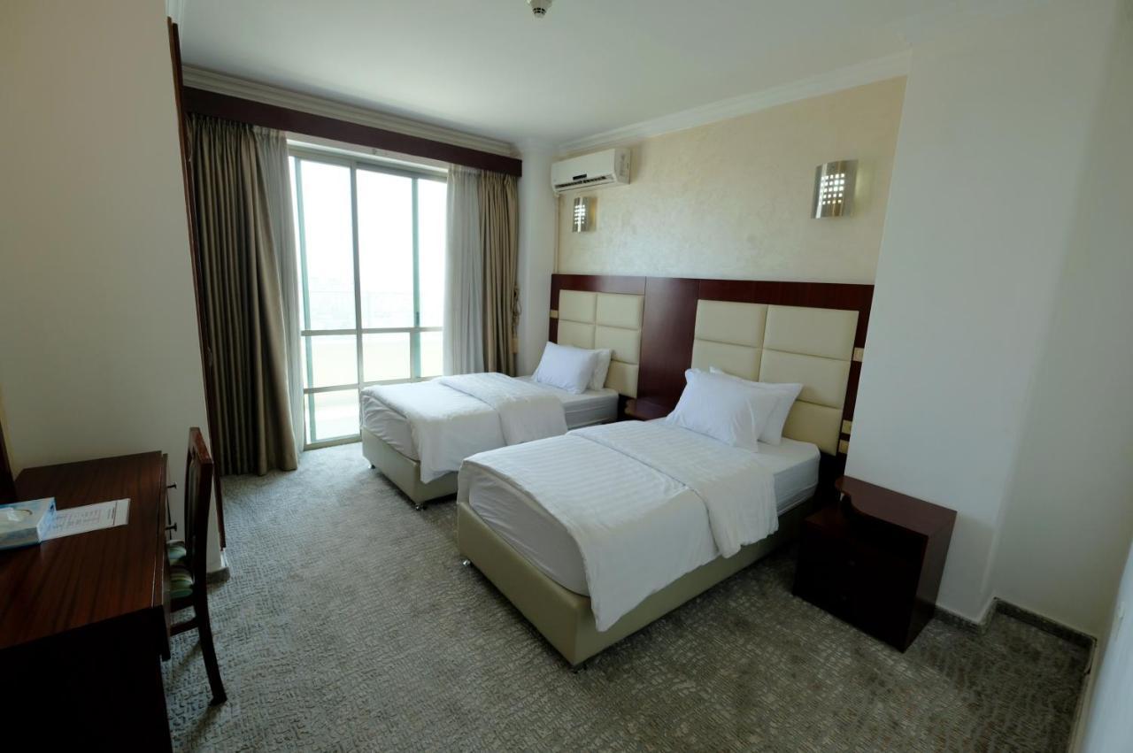 Red Crescent Guesthouse รามัลเลาะห์ ภายนอก รูปภาพ