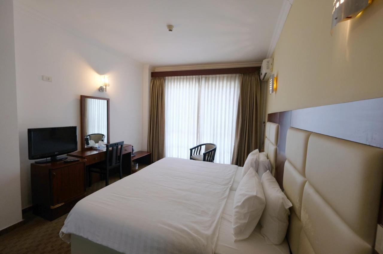 Red Crescent Guesthouse รามัลเลาะห์ ภายนอก รูปภาพ