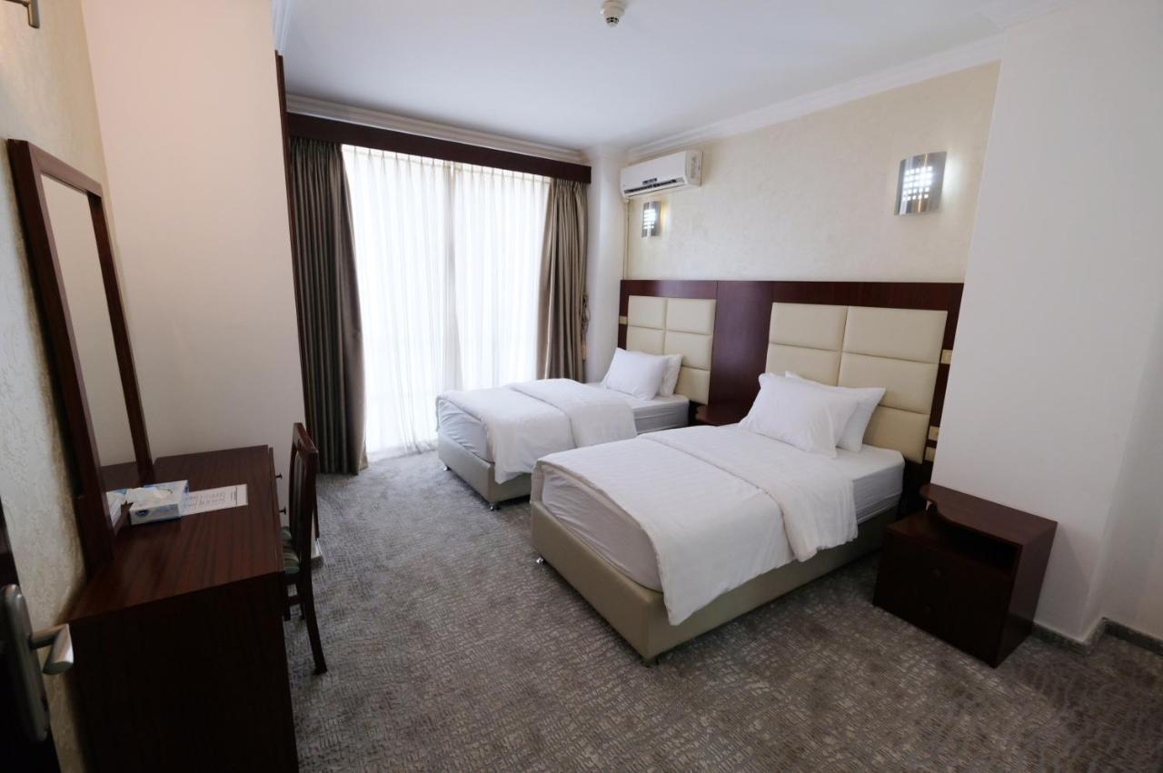 Red Crescent Guesthouse รามัลเลาะห์ ภายนอก รูปภาพ