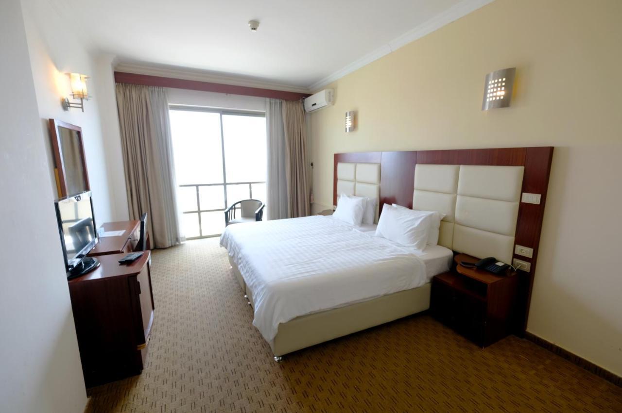 Red Crescent Guesthouse รามัลเลาะห์ ภายนอก รูปภาพ