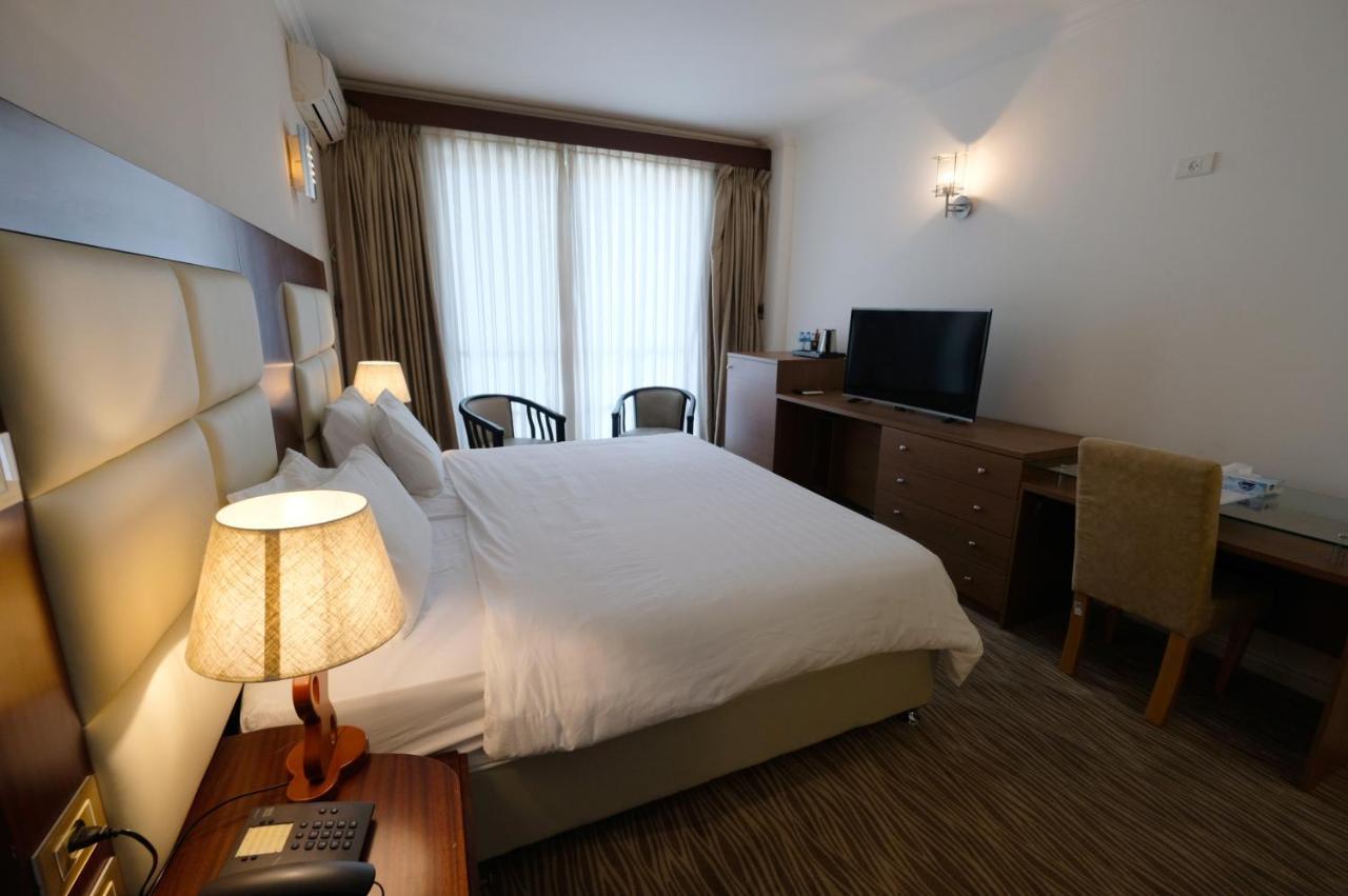 Red Crescent Guesthouse รามัลเลาะห์ ภายนอก รูปภาพ