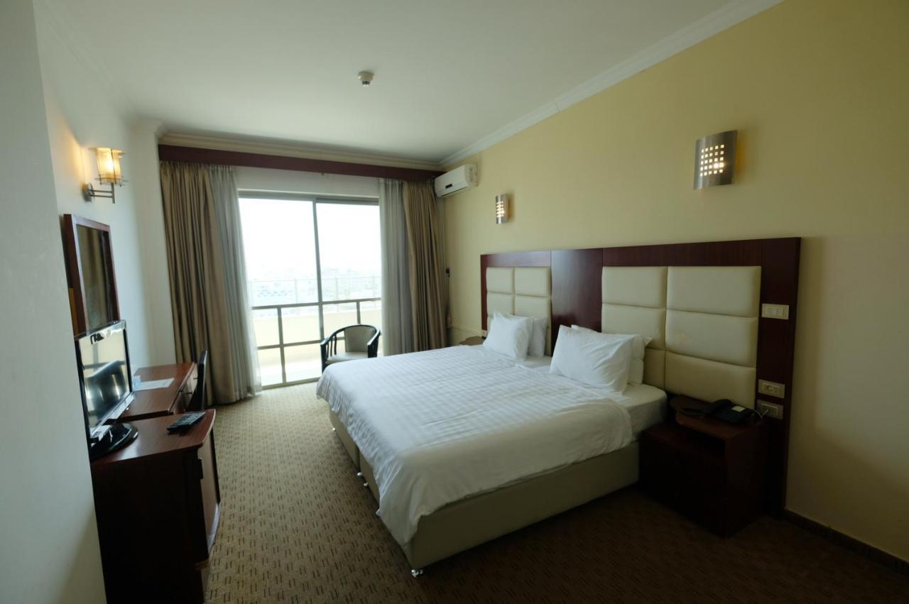 Red Crescent Guesthouse รามัลเลาะห์ ภายนอก รูปภาพ